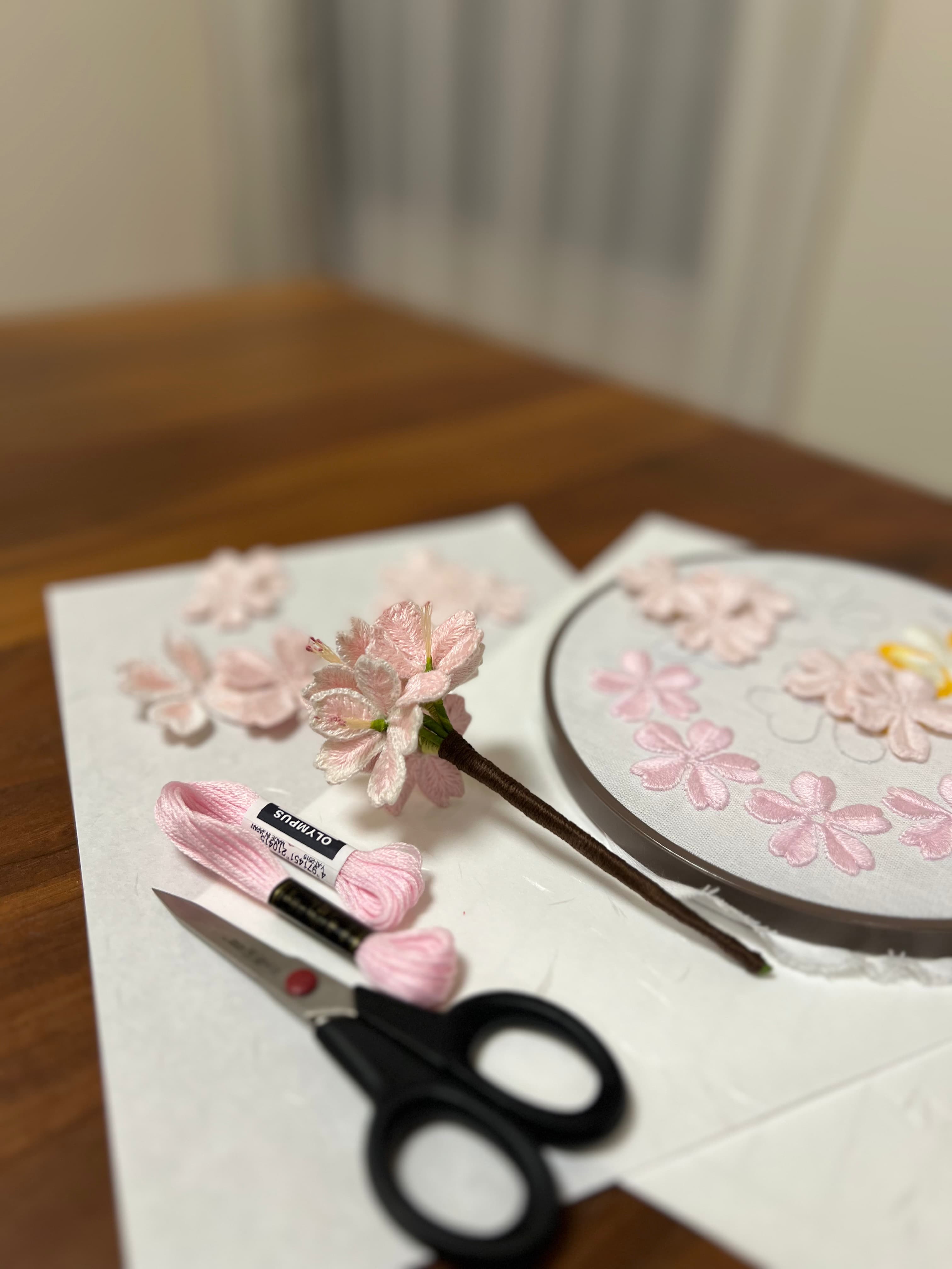 制作風景 — 針と糸が花になる瞬間